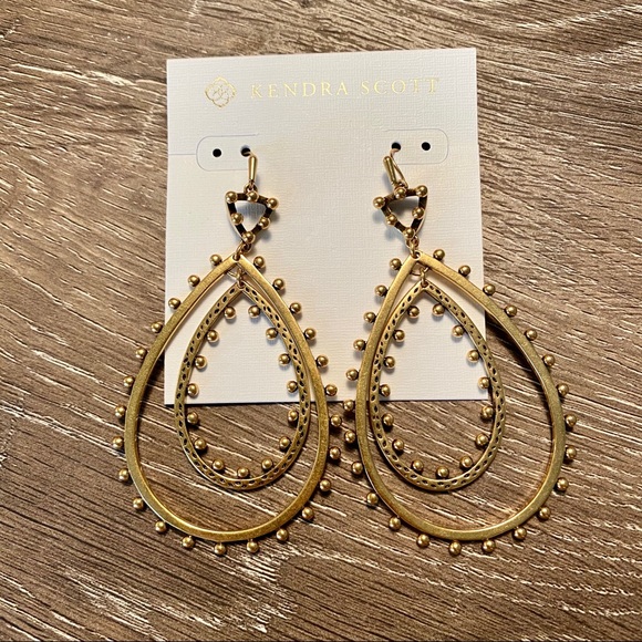 [SOLD] Kendra Scott Rumer Earrings In Vintage Gold - Picture 3 of 4